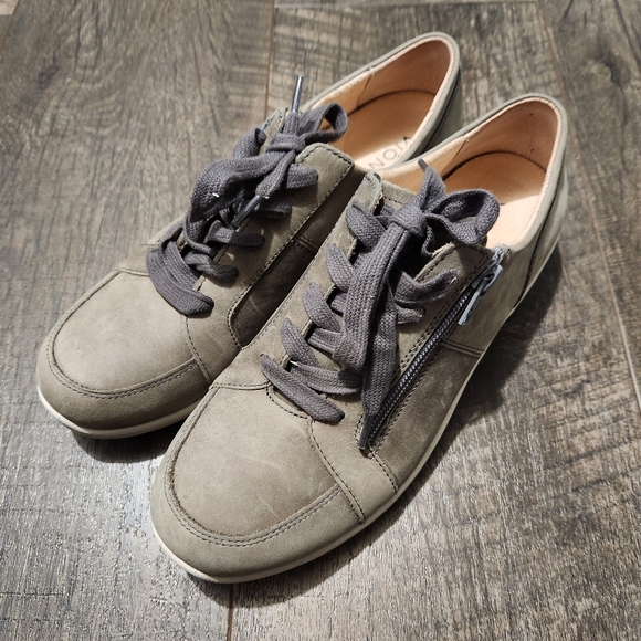 Vionic Abigail Sneaker - Picture 1 of 7